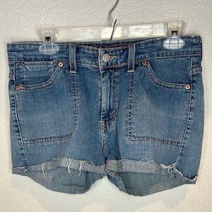 WJ4. Levi’s 515 Jean shorts raw hem Rise 9 • Size 10